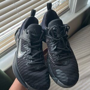 Giannis basketball shoes